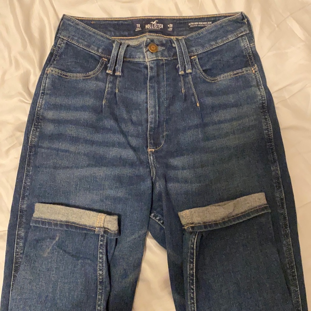Hollister mom jeans ( never wore)